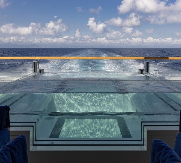 Main Deck Jacuzzi Pool