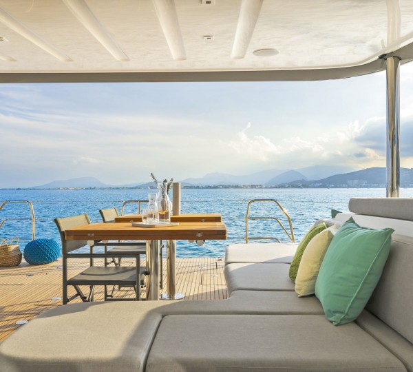 Aft Cockpit View To The Stern