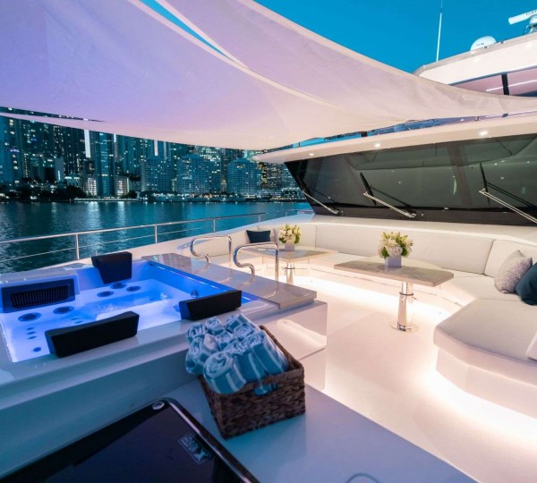 Foredeck With Jacuzzi - Night
