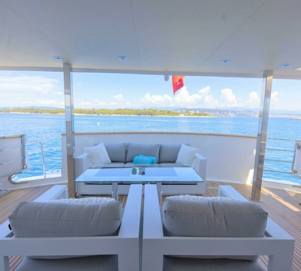 Main Deck Aft Lounge View To Stern