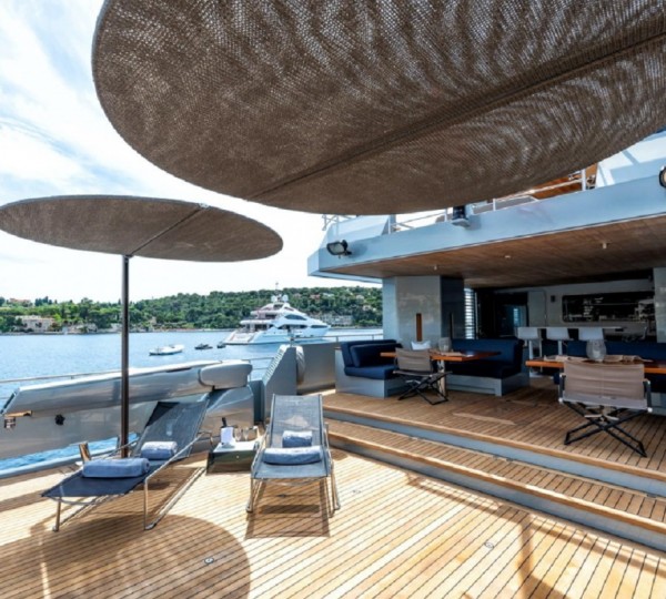 Main Deck Sun Beds And Lounge