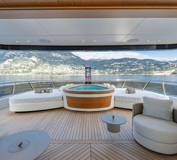 Owner's Terrace With Jacuzzi