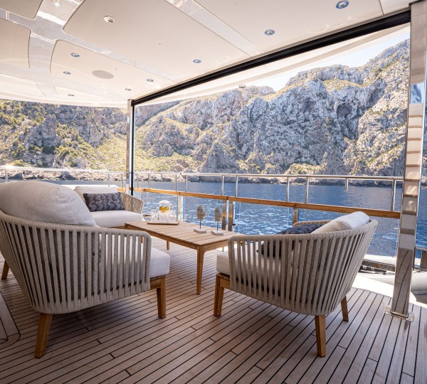 Seating On Main Deck