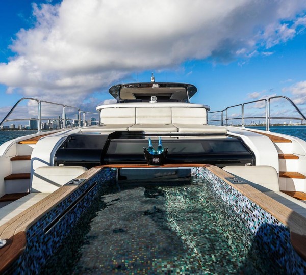 Foredeck Plunge Pool