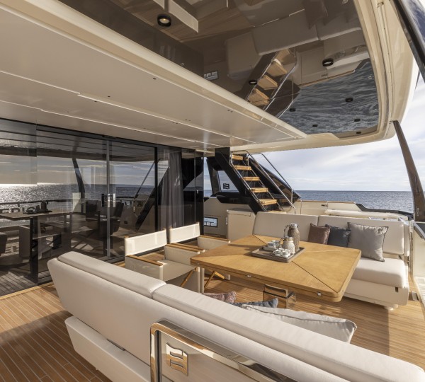 Main Deck Aft Dining