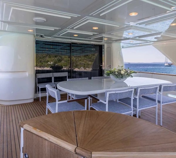 Main Deck Dining Alternative View