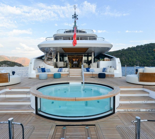 Oasis Deck With Swimming Pool