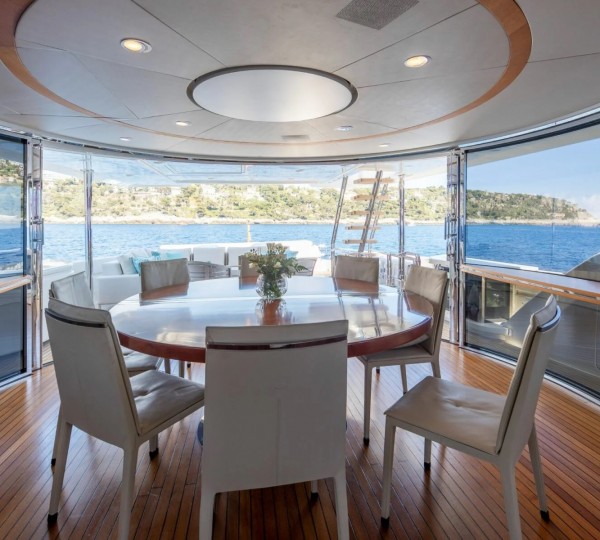 Semi Open Bridge Deck Dining