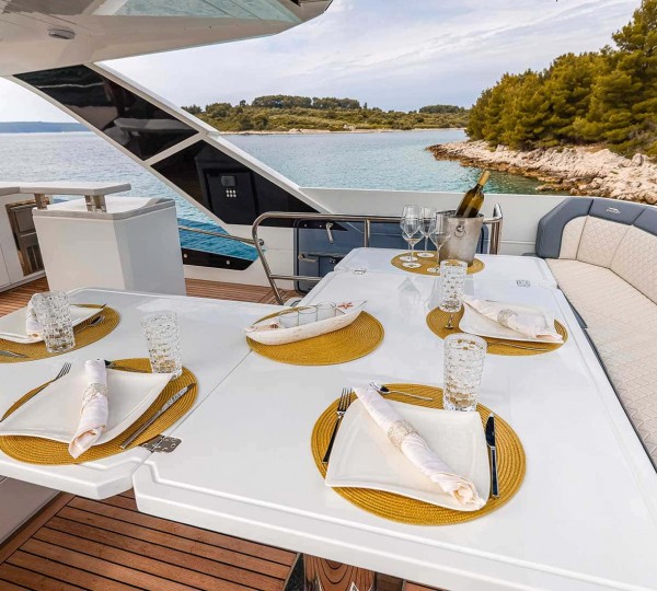 Sun Deck Flexible Dining Table