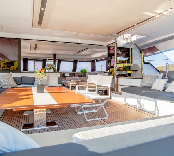 Cockpit Flexible Table