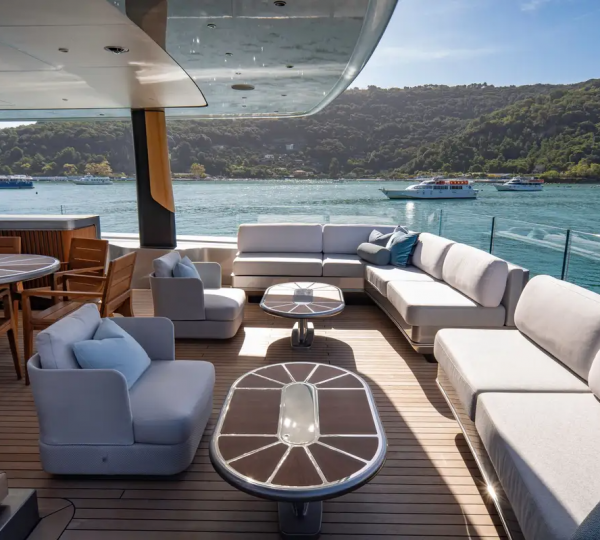 Lounge On Bridge Deck