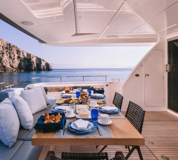 Main Deck Aft Dining