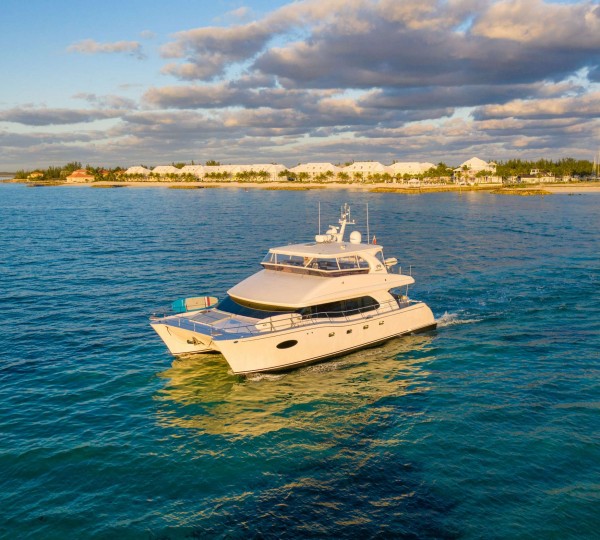 Motor Catamaran INDIGO