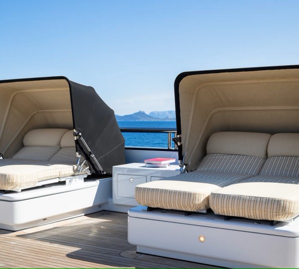 Sun Beds With Canopies