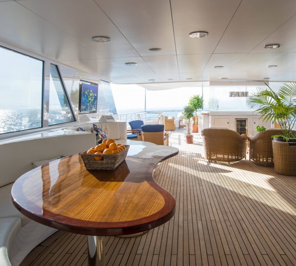 Sun Deck Interior Zone