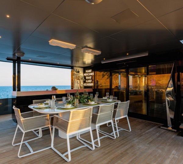 Upper Deck Aft Dining