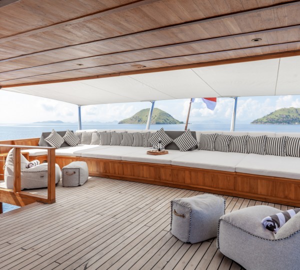 Upper Deck Terrace Aft