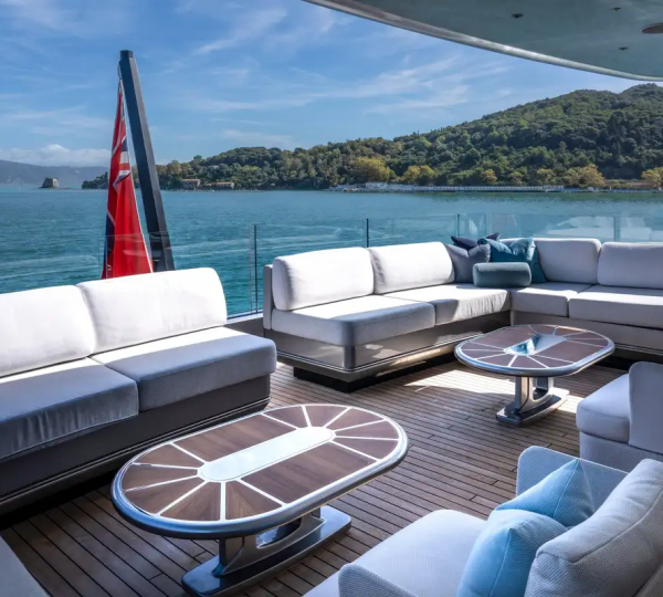 Bridge Deck Lounge Alternative View