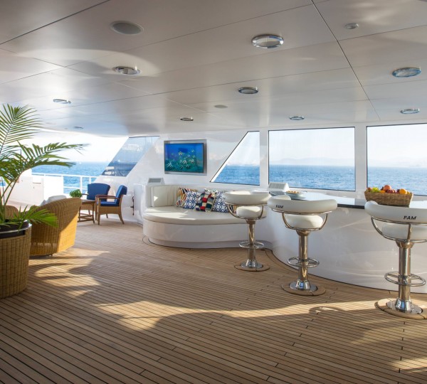 Interior Zone Of The Sun Deck