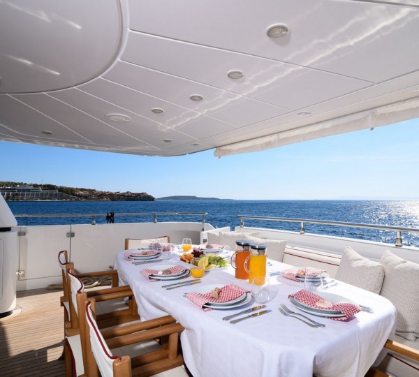 Main Deck Aft Dining