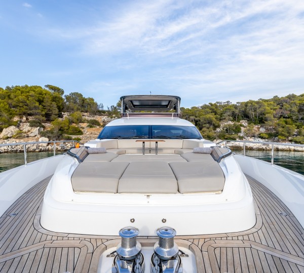 Foredeck Seating And Sun Pads