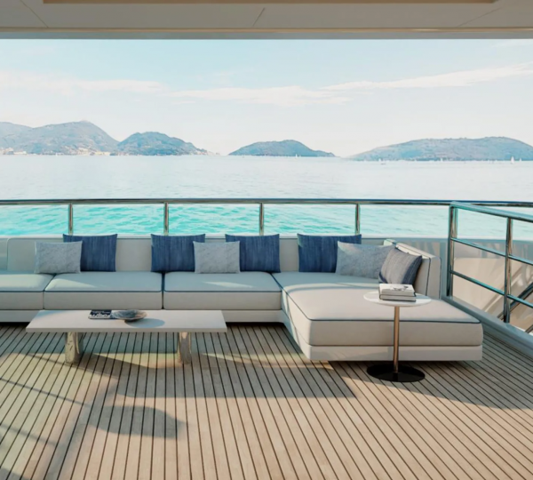 Main Deck Outdoor Lounge