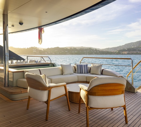 Seating On Main Deck