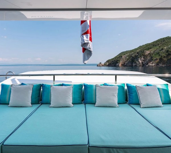 Main Deck Aft Sun Pads