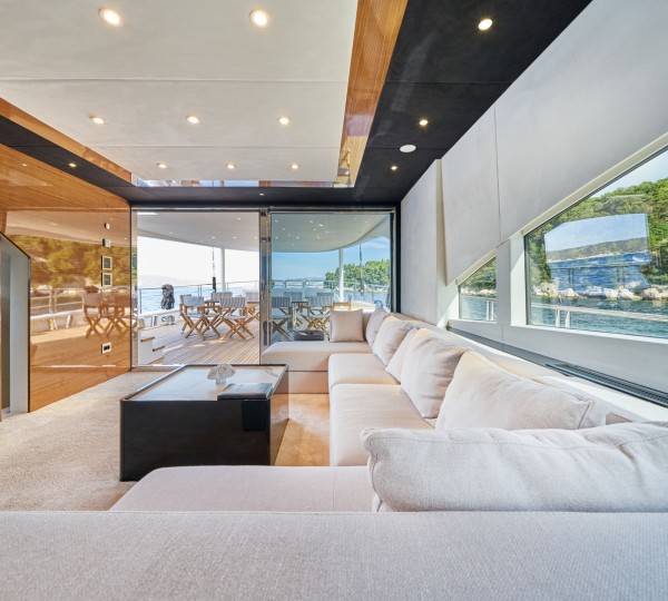 ACAPELLA Salon to Aft