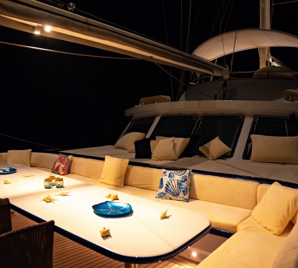 Foredeck Dining