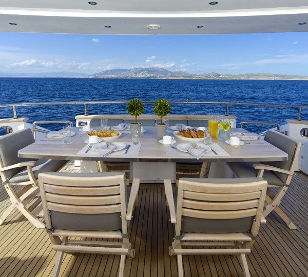 Aft deck dining