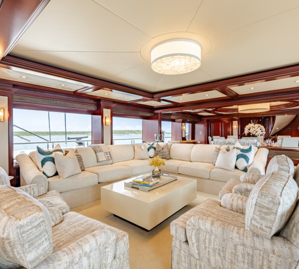 Impressive main salon