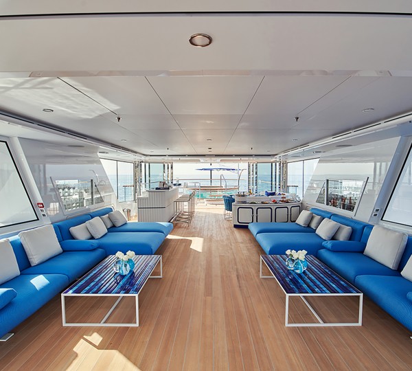 Impressive sociable sky lounge