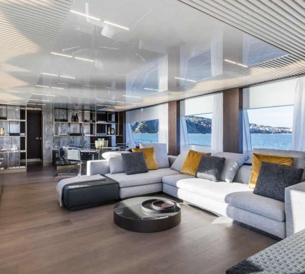 Light and bright main salon