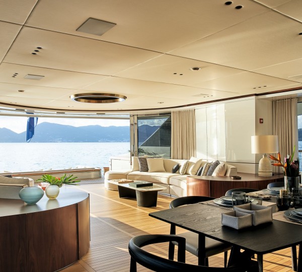 Luxurious main salon