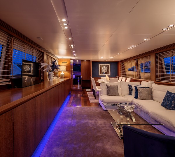 Main salon lounge view forward