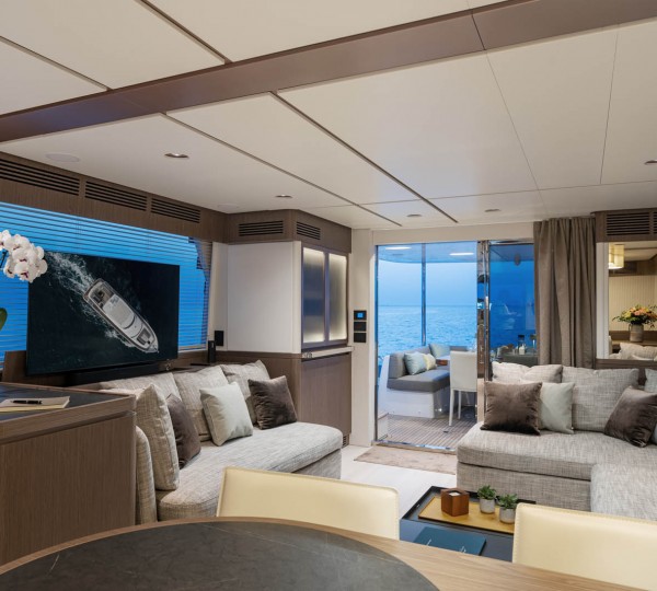 Main salon view aft to starboard