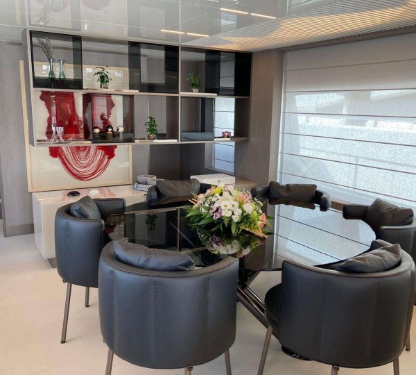 Main salon circular dining table