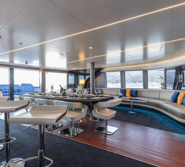 Main salon with bar - view aft