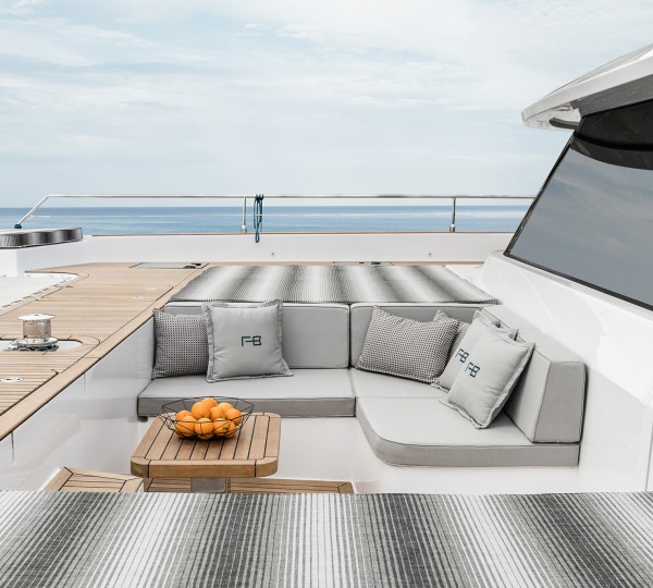 Sister ship foredeck