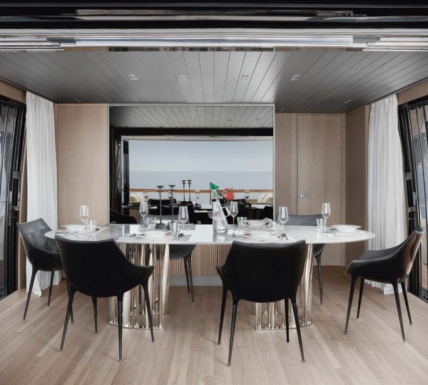 Sky lounge dining room layout