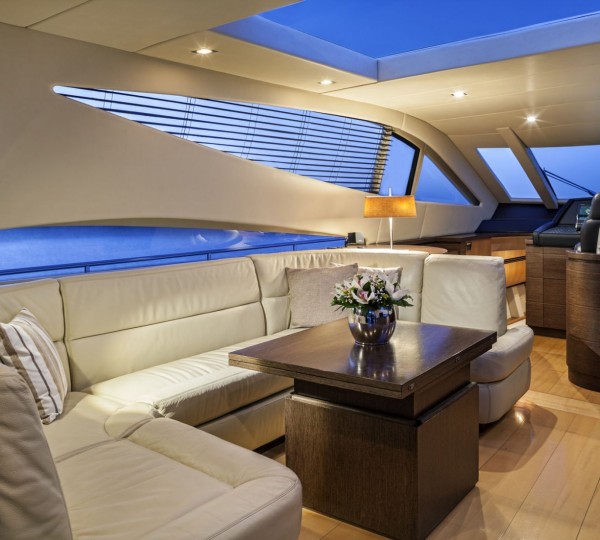 Sunroof in main salon