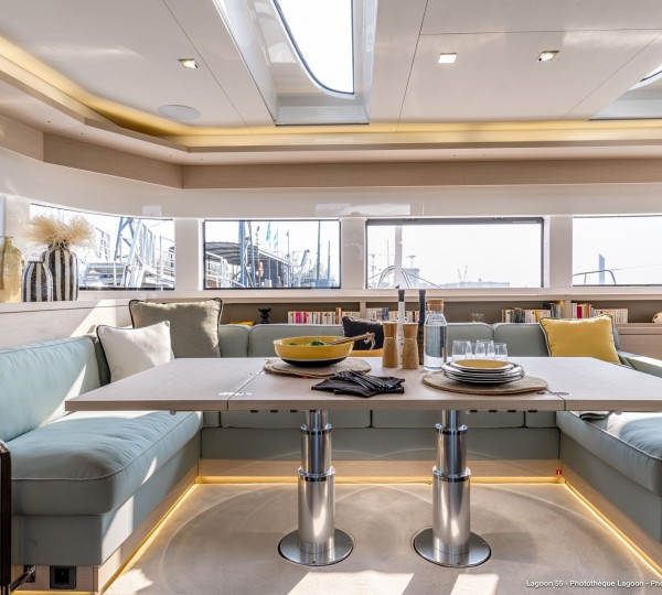 Main salon dining layout