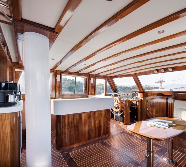 Main salon view forward