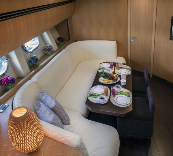 Unique additional dining or lounge space