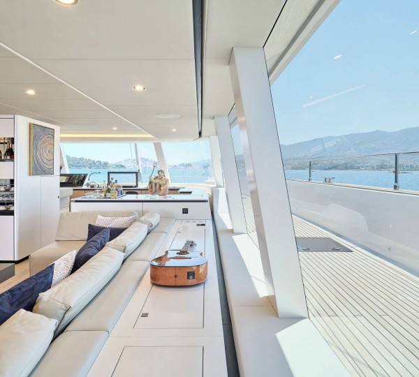 Main salon windows view forward