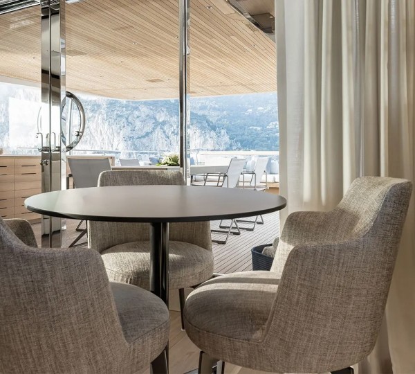 Sky lounge casual dining