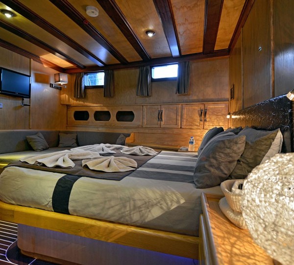 Choice of double cabins