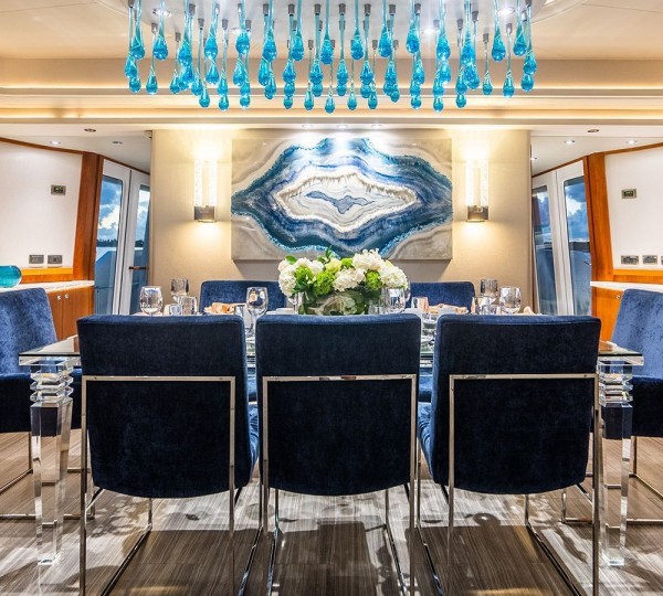 Main salon dining view forward