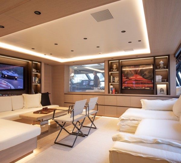 Beautiful lighting and hi spec AV